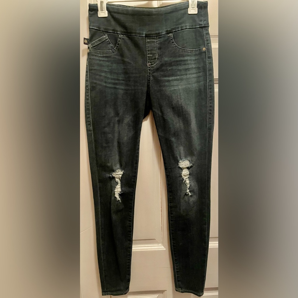 Rock and Republic jeans, dark washed denim, size 4,